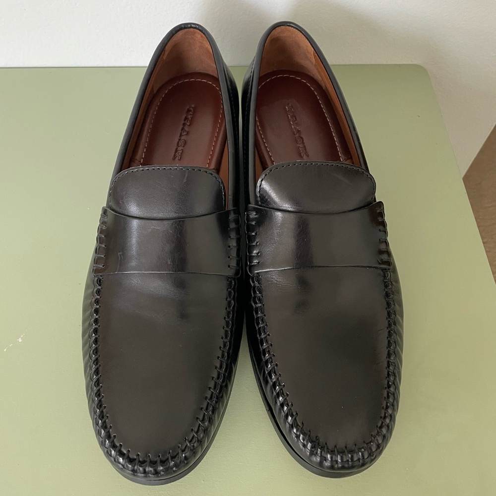 NWOT Men’s H.S.Trask Black Penny Loafer Dress Shoes - size 9.5